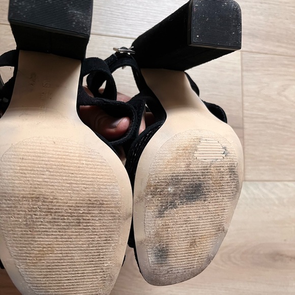 Saks Fifth Avenue Carissa Black Leather Sandals 7 M 4 1/2 inch chunky heel - Picture 7 of 16